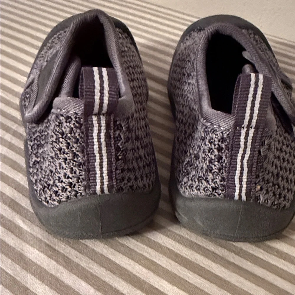 Hobibear Kids' Gray Slip-On Water Shoes